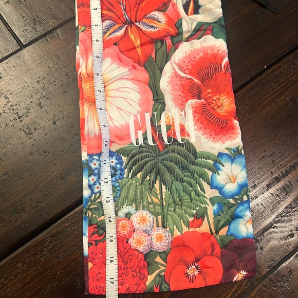 Gucci Vibrant Floral and Checkered Dust Bags - Picture 2 of 5